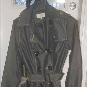 Nass women's trench coat looks like new dont know if it was ever used / size p s